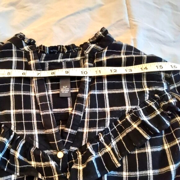INC Macy's Plaid Ruffle Detail V Neck Blouse XL Petite Black & White Western - Picture 4 of 11